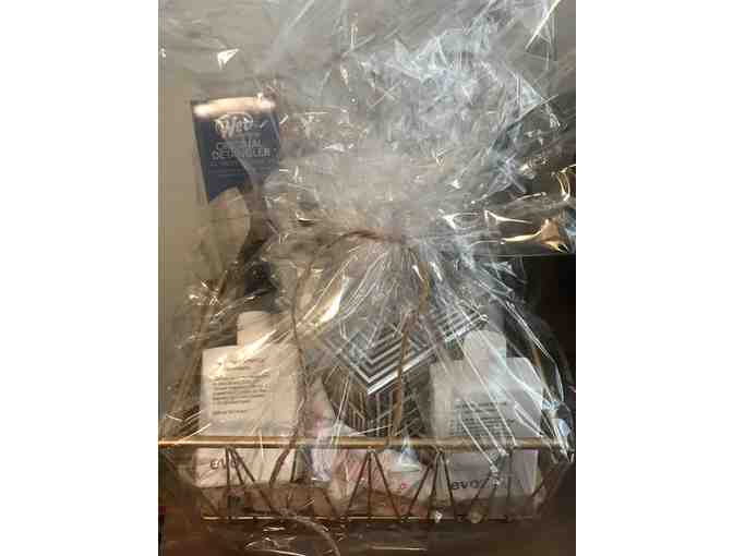 Headlines The Salon - $100 Gift Card & Evo Products Basket