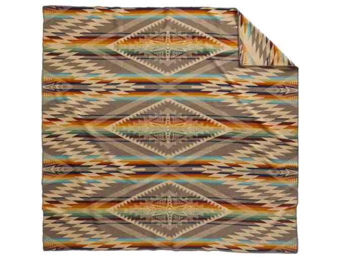 Pendleton Jacquard Unnapped Robe Blanket