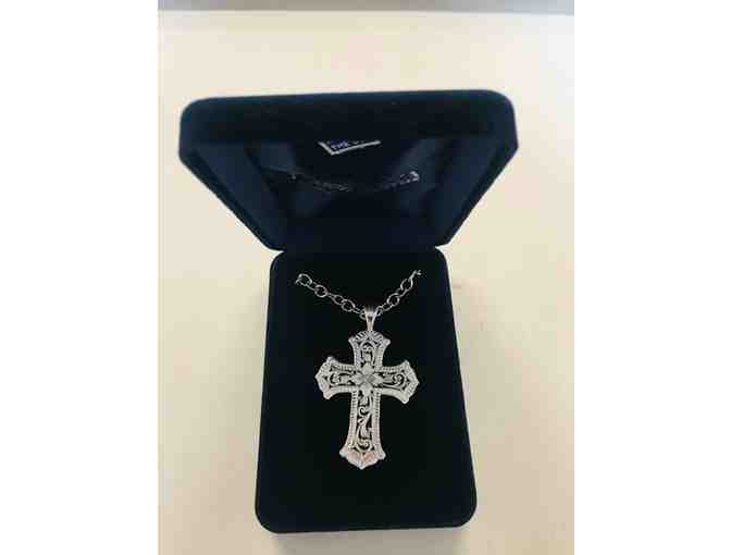Montana Silversmiths Cross Necklace