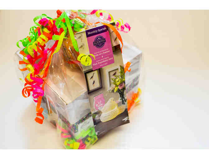 Scentsy Birds of a Feather Warmer and Three (3) Scents - Donated by: The Bowen Family