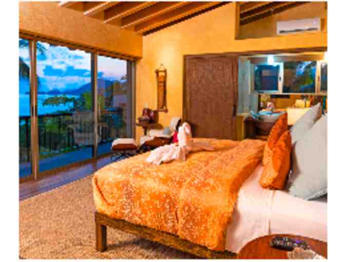 Luxurious Escape to Manzanillo, Mexico for 8 people