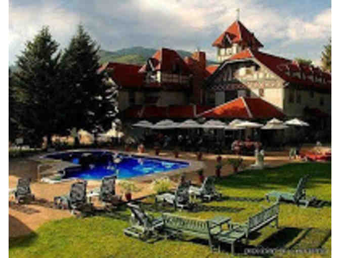 1 Night Stay at the Redstone Inn