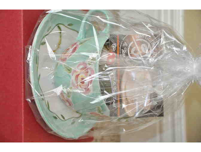 Coffee Bean & Tea Leaf Gift Card $25