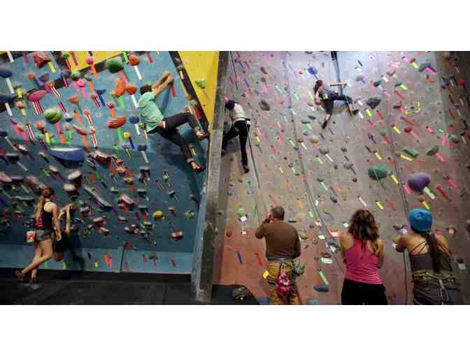 2 Passes to VERTEX Climbing Center