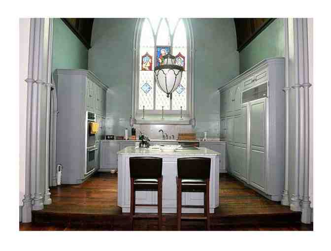 5 Night stay in a 4 bedroom renovated St. Paul's Church