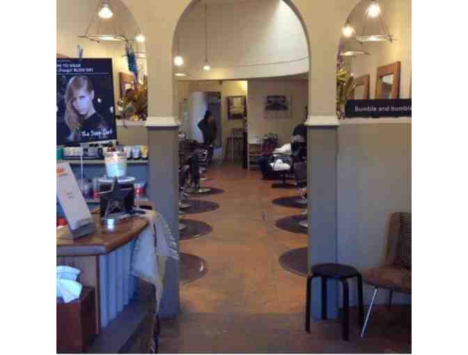 Shampoo & Blow Dry-Style by Nadalie