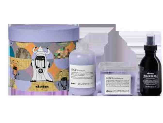 Davines Essential Haircare Holiday Box & Nfusion Digital Straightening Brush