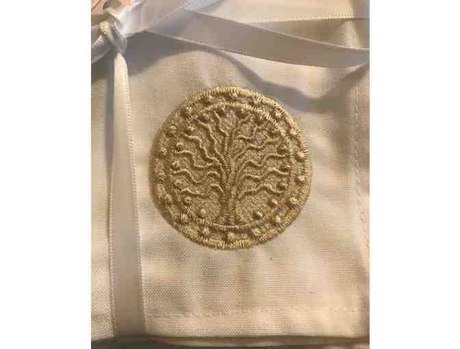 Embroidered Dinner Napkins white w/gold