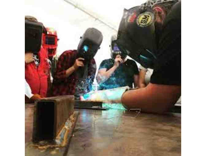 1 Month 'Dabbler' Membership for 3 Credo Students, (inc. transportation)