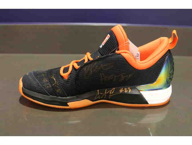 WNBA 20th Anniversary 2016 Dallas Wings Full Team Autographed RIGHT Shoe