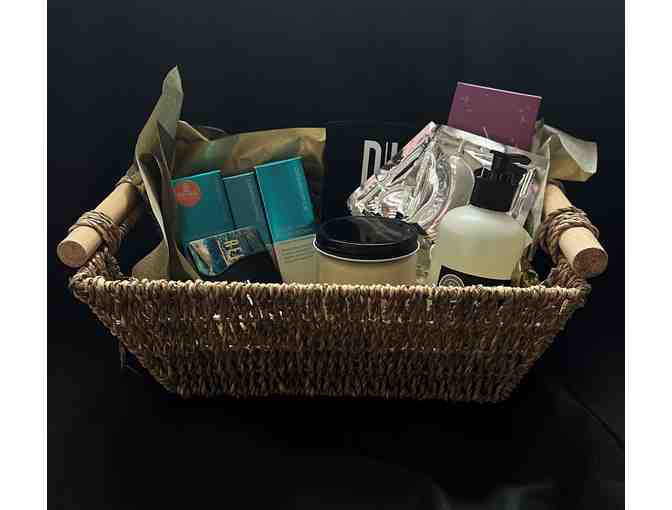 Plastic Surgery Group Refined Looks Basket