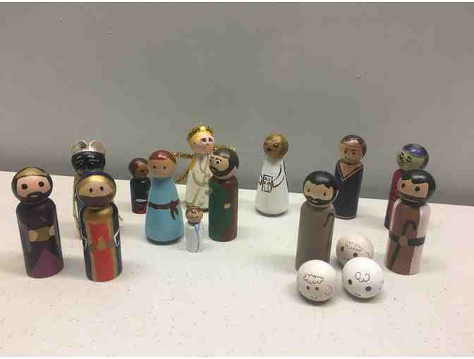 Custom Christmas Lighting and Handmade Nativity Set