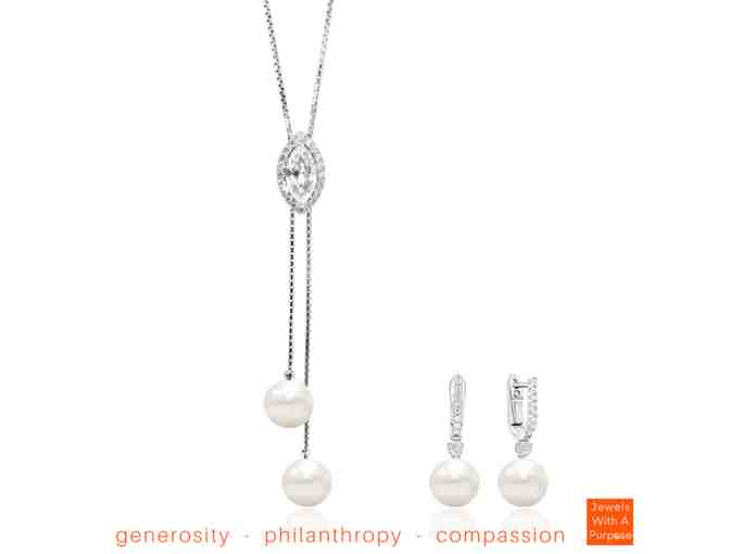 Stylish Pearls Necklace and Earrings Set