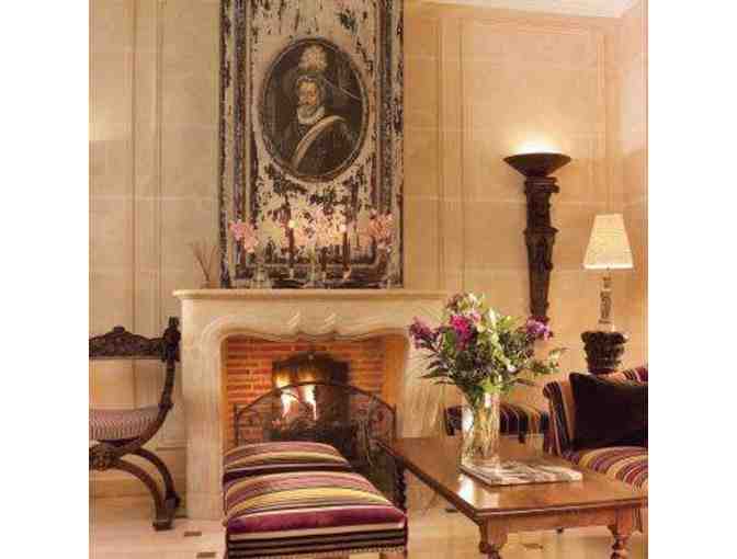 Romantic Paris Stay for 2