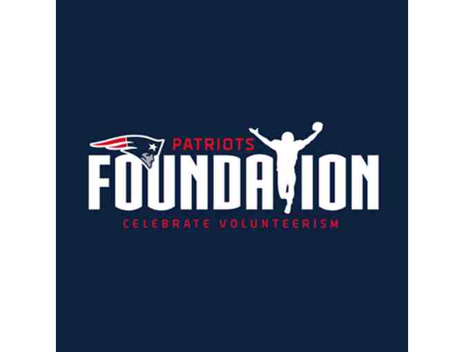 New England Patriots Charitable Foundation - Autographed Photo of Ja'Whaun Bentley