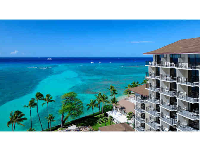 2 Night Stay for Two with Daily Breakfast for Two in an Ocean View Room at Halekulani - Photo 1