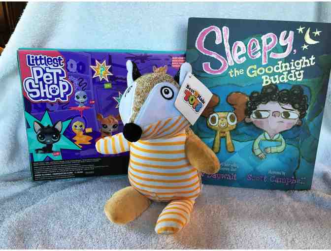 One free week of Tuition at KinderCare plus gift bag