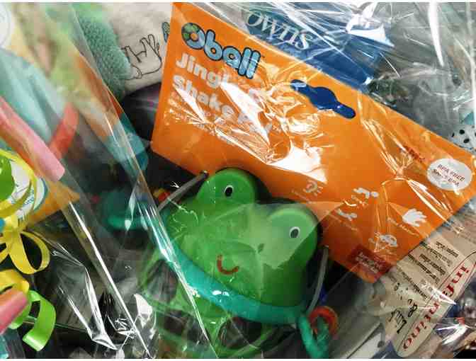 Uni-sex gift basket for and free registration coupon at Creative World