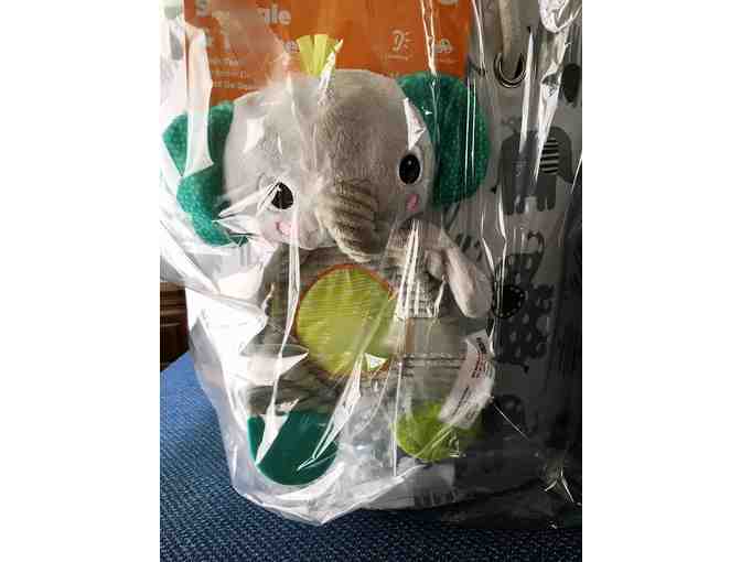 Uni-sex gift basket for and free registration coupon at Creative World