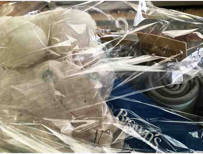 Uni-sex gift basket for and free registration coupon at Creative World