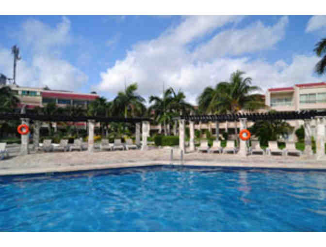 5 days/4 Nights Cancun Vacation