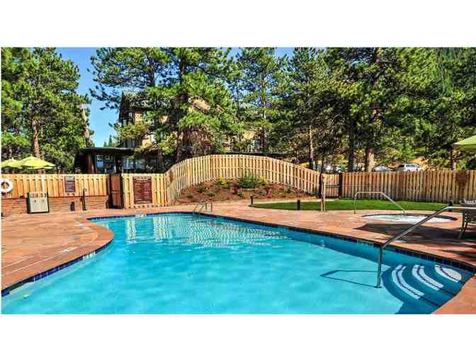 Enjoy 4 nights @ The Historic Crags Lodge in luxury 1 bedroom suite