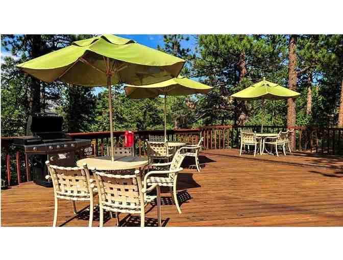 Enjoy 4 nights @ The Historic Crags Lodge in luxury 1 bedroom suite