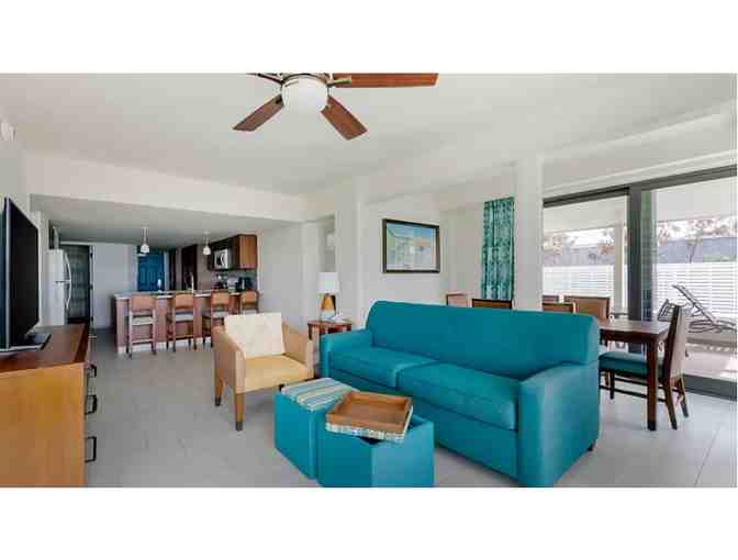Enjoy 4 nights @ Royal Palm, a Hilton Vacation Club Sint Maarten in One bedroom Suite