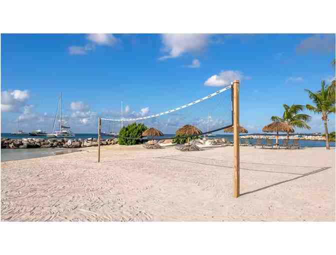 Enjoy 4 nights @ Royal Palm, a Hilton Vacation Club Sint Maarten in One bedroom Suite