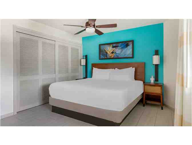 Enjoy 4 nights @ Royal Palm, a Hilton Vacation Club Sint Maarten in One bedroom Suite