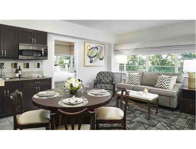 Enjoy 4 nights @ South Beach McAlpin Ocean Plaza in luxury 1 bed suite