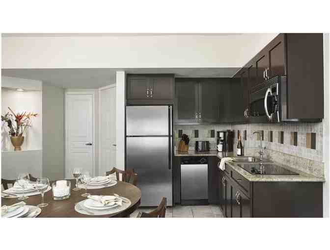 Enjoy 4 nights @ South Beach McAlpin Ocean Plaza in luxury 1 bed suite