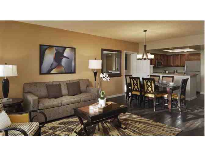 Enjoy 4 nights @ Seaworld Orlando Hilton Grand Vacation Club in luxury suite