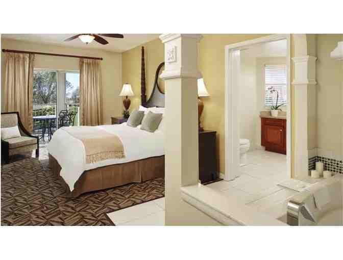 Enjoy 4 nights @ Seaworld Orlando Hilton Grand Vacation Club in luxury suite