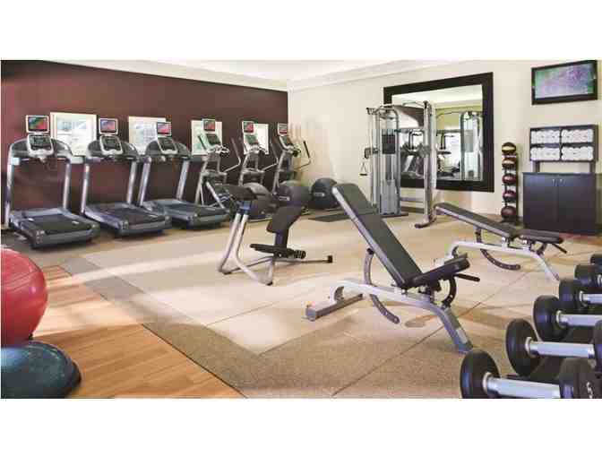 Enjoy 4 nights @ Seaworld Orlando Hilton Grand Vacation Club in luxury suite