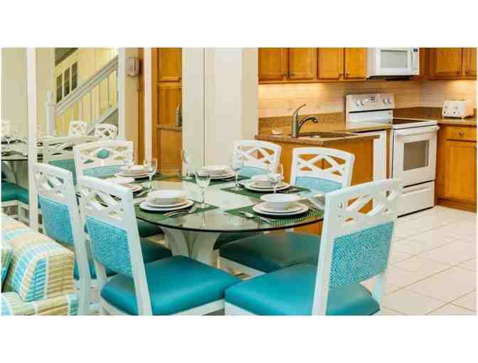 Enjoy 4 nights @ Tortuga Beach Club Resort in Sanibel Island in 2 bed luxury suite