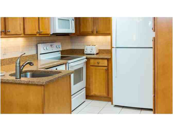 Enjoy 4 nights @ Tortuga Beach Club Resort in Sanibel Island in 2 bed luxury suite