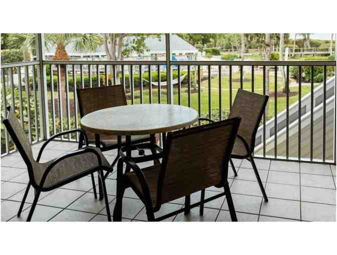 Enjoy 4 nights @ Tortuga Beach Club Resort in Sanibel Island in 2 bed luxury suite