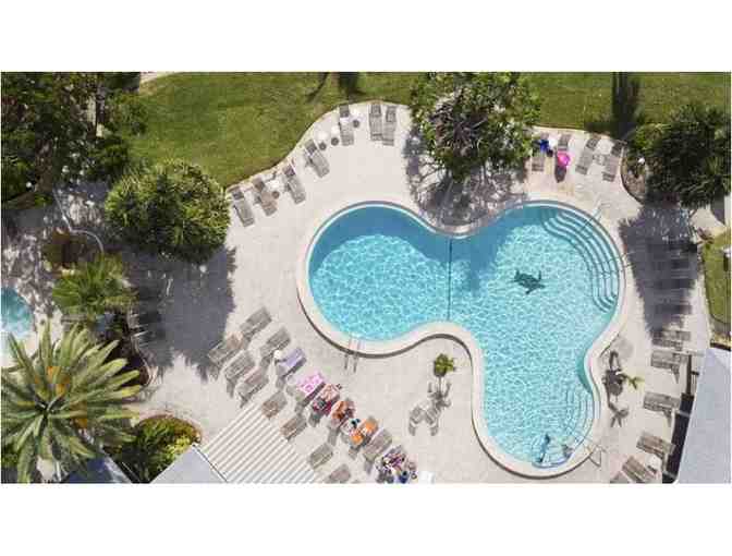 Enjoy 4 nights @ Tortuga Beach Club Resort in Sanibel Island in 2 bed luxury suite