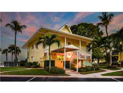 Enjoy 4 nights @ Charter Club Resort of Naples in luxury 2 bed suite