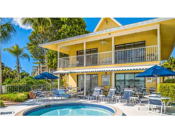 Enjoy 4 nights @ Charter Club Resort of Naples in luxury 2 bed suite