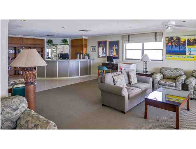 Enjoy 4 nights @ Charter Club Resort of Naples in luxury 2 bed suite