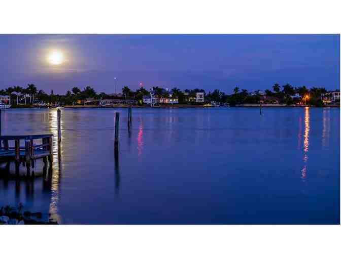 Enjoy 4 nights @ Charter Club Resort of Naples in luxury 2 bed suite