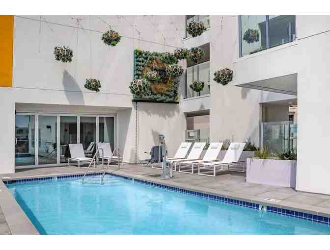 Enjoy 5 nights 2 bed LUXURY Hollywood, CA stay