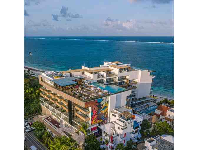 Enjoy 5 nights @ The Fives Downtown Cancun + Food Credit