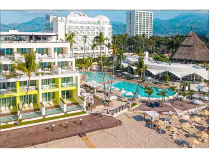 Enjoy 7 nights @Krystal Grand Puerto Vallarta + Food Credit