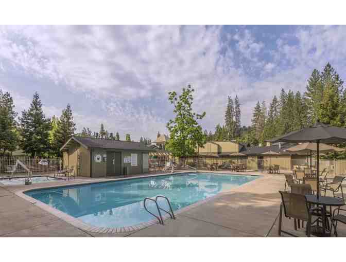 Enjoy 3 nights Worldmark Bass Lake Yosemite 2 bedroom 4.3 star resort