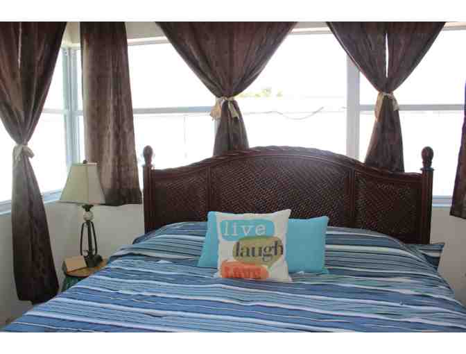 Enjoy 30 Days Luxury Daytona 3 bed Beach House + $100 Food Credit