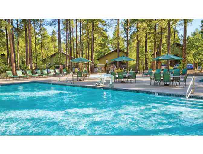 Enjoy 3 nights Club Wyndham 4.4 star Pinetop, AZ + $100 Food Credit