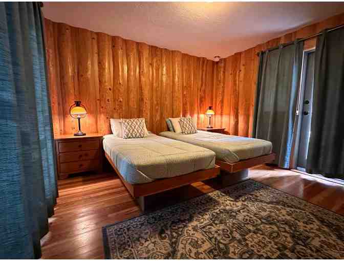 Enjoy 3 nights 5 star Bristish Columbia New Denver Lodge